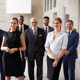 Equipe de personnes travaillant dans la même entreprise